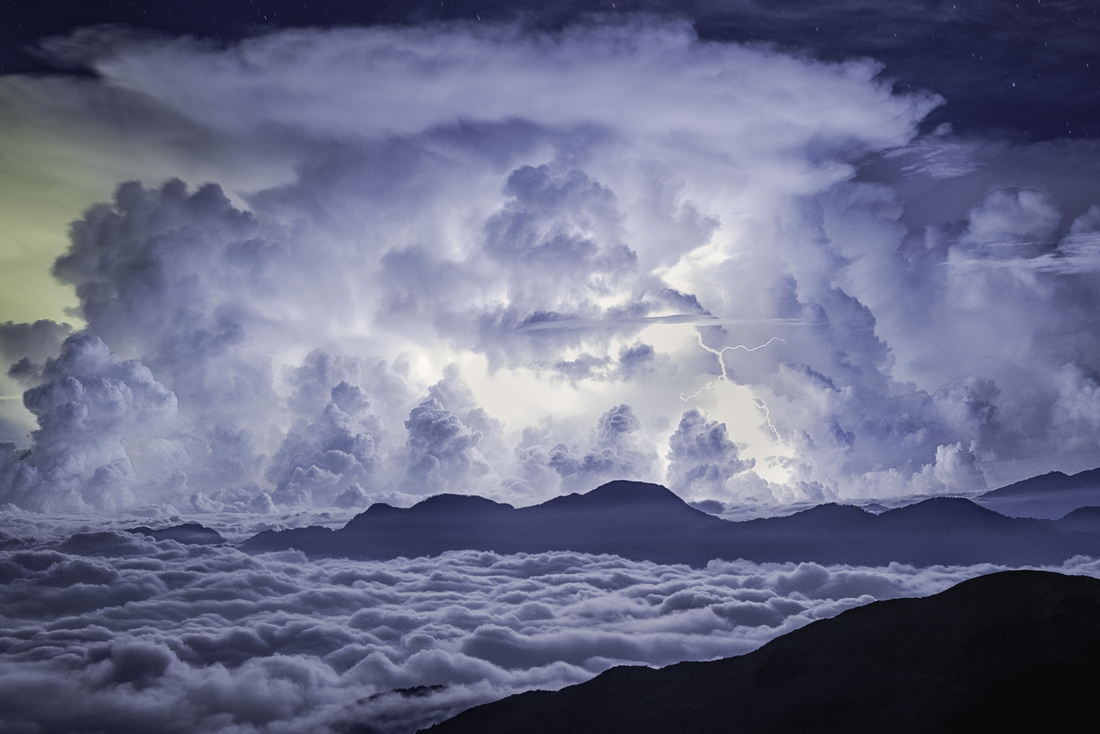 通往雲層入口 陳朝宇